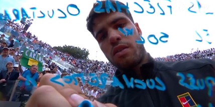 Alcaraz vuole Sinner e cita 300, Sparta e le Termopili: il messaggio in tv dopo aver steso Khachanov