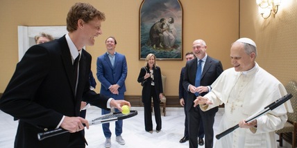 Sinner dal Papa: "Giochiamo?", la risposta e il regalo a Leone XIV