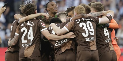 L’Amburgo spezza l’incubo, il St. Pauli fa il miracolo: torna il derby in Bundesliga
