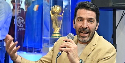 Buffon e il bidone dell'immondizia al posto del cuore: "Mi vergogno, ma..."