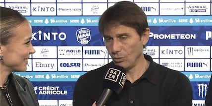 Napoli, Conte show tra tv e conferenza: "Abbiamo l'osso in bocca, come ca**o si fa a non soffrire!"