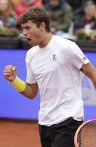 Cobolli in finale ad Amburgo! Etcheverry ribaltato al 3º set. Djokovic a un passo dai 100 Atp