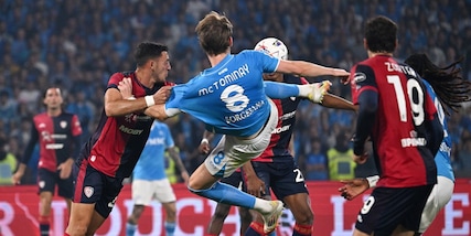 McTominay abbatte il muro Cagliari e fa sognare Napoli: gol senza senso!