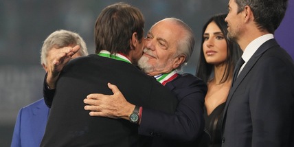 “Non andrai mica alla Juve?”: Conte e la cena con De Laurentiis, il retroscena