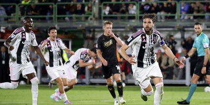 "Ripartiamo da qui", il coro dei giocatori Juve dopo la vittoria a Venezia