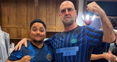 Cantona in maglia Inter accende la finale Champions: sfottò e messaggio al Psg