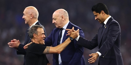 Al-Khelaifi, eccoti la Coppa con dedica a Mbappé