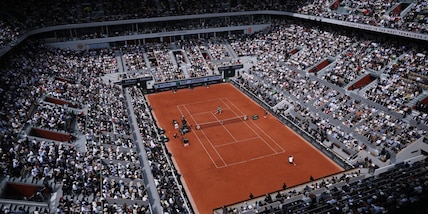 Quei grandissimi, beceri cafoni anti Sinner annidati al Roland Garros
