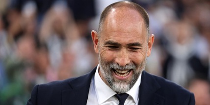 Tudor, la Juve agli juventini! Premiati cuore e lavoro. Elkann benedice, il dettaglio della cravatta