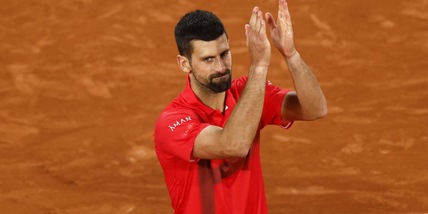 Djokovic a nudo: "La rabbia da bambino, io indesiderato tra Nadal e Federer. E meglio con uno..."