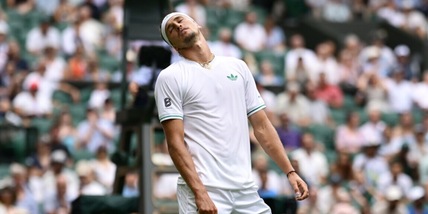 Zverev subito fuori, clamoroso a Wimbledon: Rinderknech vince al quinto e Alcaraz ringrazia
