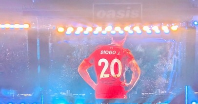 Oasis, l’omaggio a Diogo Jota a Cardiff: ecco quale canzone gli hanno dedicato