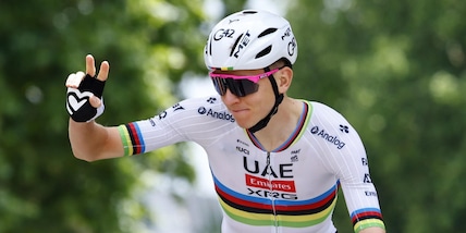 Pogacar vince la 4ª tappa del Tour e fa 100 in carriera: Van der Poel resta in giallo