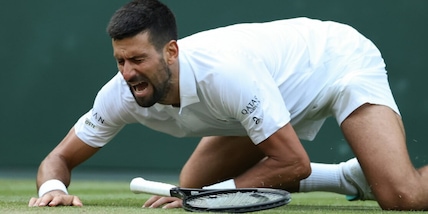 Djokovic di gomma, Wimbledon trema sulla caduta ma Nole evita l'infortunio contro Cobolli