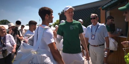 L’incontro prima della finale! Sinner arriva, Alcaraz sfoggia il suo italiano: “Come stai, Jannik?”