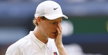 Alcaraz con il Re, Sinner da solo: l’assenza dell’Italia a Wimbledon scatena la polemica