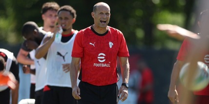 Senza terzini titolari né centravanti: Milan, c’è da stare poco Allegri