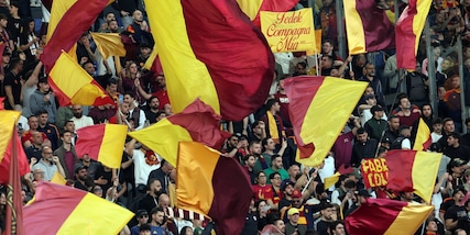 Roma-Cannes, da match in famiglia a protesta contro i Friedkin: "20 euro per un'amichevole..."