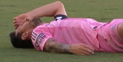 Messi, mani sul volto e fuori dopo 11': l'infortunio preoccupa l'Inter Miami
