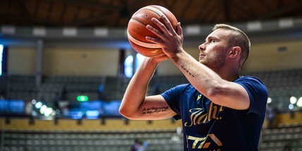 Tonut, ciao Italia. Poz: "Che cuore"