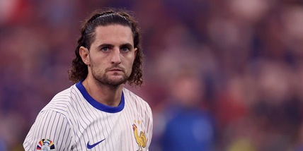 Rabiot bersagliato dai fischi, Deschamps sbotta: "È inaccettabile"
