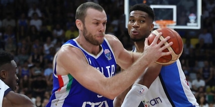 L'Italia di Pozzecco stecca la prima agli Europei di basket: vince la Grecia di Giannis