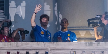 Leclerc e Hamilton in Piazza Duomo: quante emozioni per i tifosi della Ferrari!