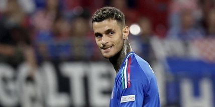 Scamacca non ce la fa e lascia il ritiro Italia: le condizioni del ginocchio