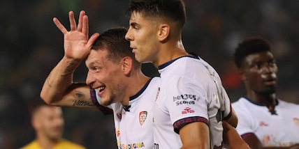 Lecce, che tonfo in casa! Il Cagliari vola, è tornato il Gallo Belotti: doppietta