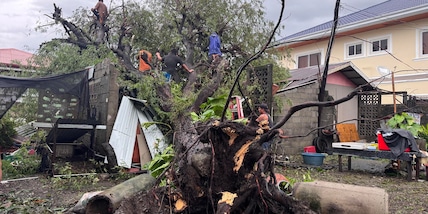 Cina e Hong Kong in allerta per l'arrivo del super tifone Ragasa