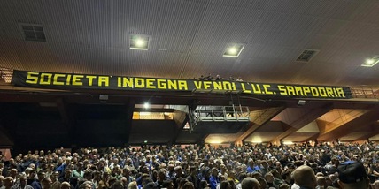 Calcio: tifosi Sampdoria 'società indegna, vendi il club'