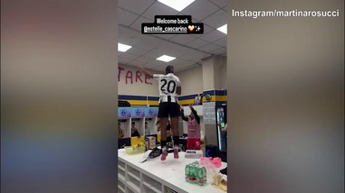 Juventus Women, lo spogliatoio celebra il ritorno di Estelle Cascarino