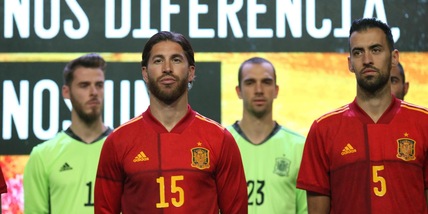 Calcio:Ramos omaggia Busquets 'tu eccezionale, restando normale'