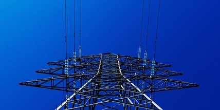 Cala bolletta luce per vulnerabili, -7,6% quarto trimestre