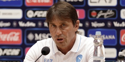 Conte si dà al volley: "Amico di Fefè, incrocio le dita". Conferenza Milan-Napoli e i "giochini..."