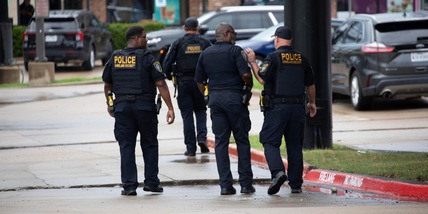 Sparatoria in Michigan, un morto e nove feriti