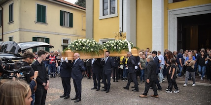 Giudice: '17enne lucido nel sterminare famiglia a Paderno'