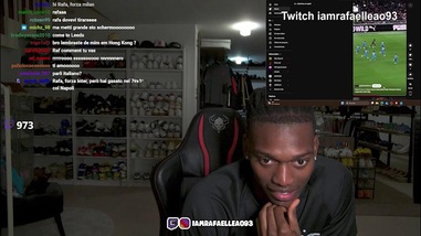 Leao: "La mia foto 7 contro 1 in Milan-Napoli? Non mi ero accorto..."