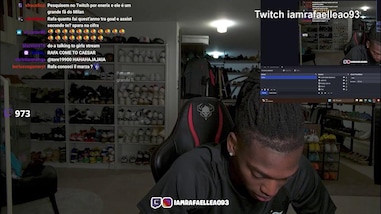 Leao ride su Allegri: "E' il top, calmaaa mister"