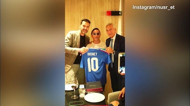 Buffon, cena dall'amico Salt Bae