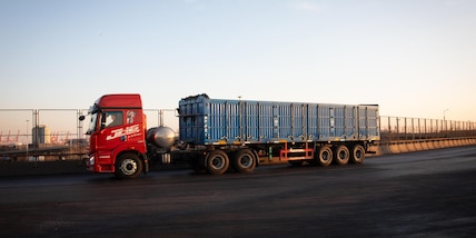Trump, da novembre dazi del 25% su camion medi e grandi