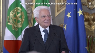 Mattarella riceve al Quirinale le due Nazionali di volley: "Formidabili"