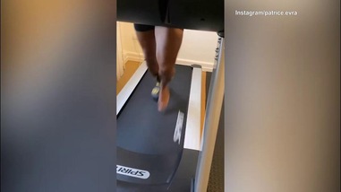 Evra, sul tapis roulant con una testa tutta colorata