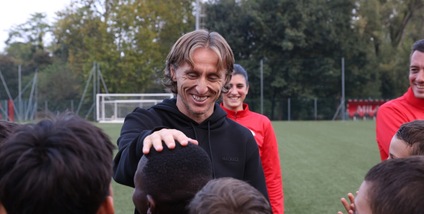 Modric campione senza tempo e confini: stile e lezione anche per il vivaio del Milan. E Leao si scalda