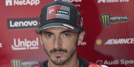 Bagnaia-Ducati ai ferri corti: “Abbiamo parlato, ma non cambia niente”. Bezzecchi penalizzato