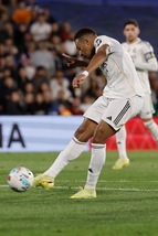 Liga: Real Madrid vince con Mbappè e torna in vetta