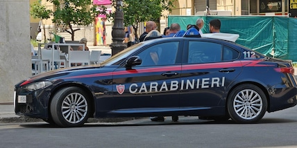 Tiene prigioniera in casa una donna per un mese, arrestato