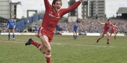 Kenny Dalglish, la leggenda del calcio britannico in un docu