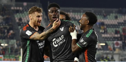 Vincono Venezia e Catanzaro, il Padova inciampa contro lo Spezia. Come cambia la classifica in Serie B