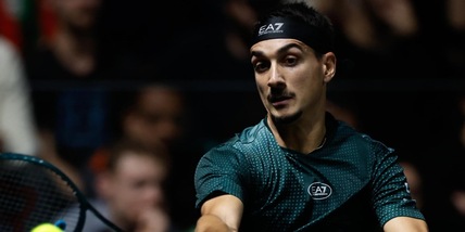 Sonego, il cuore non basta: Medvedev rimonta e vince. Auger Aliassime e De Minaur ok, Fritz out